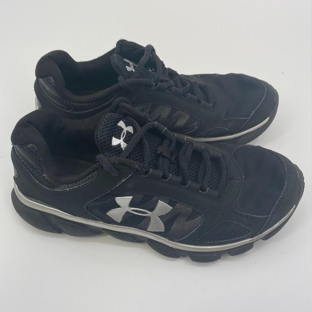KIDS UNDER ARMOUR BLACK ATHLETIC SHOES